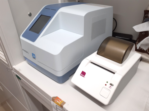 小型臨床検査装置 アフィニオン